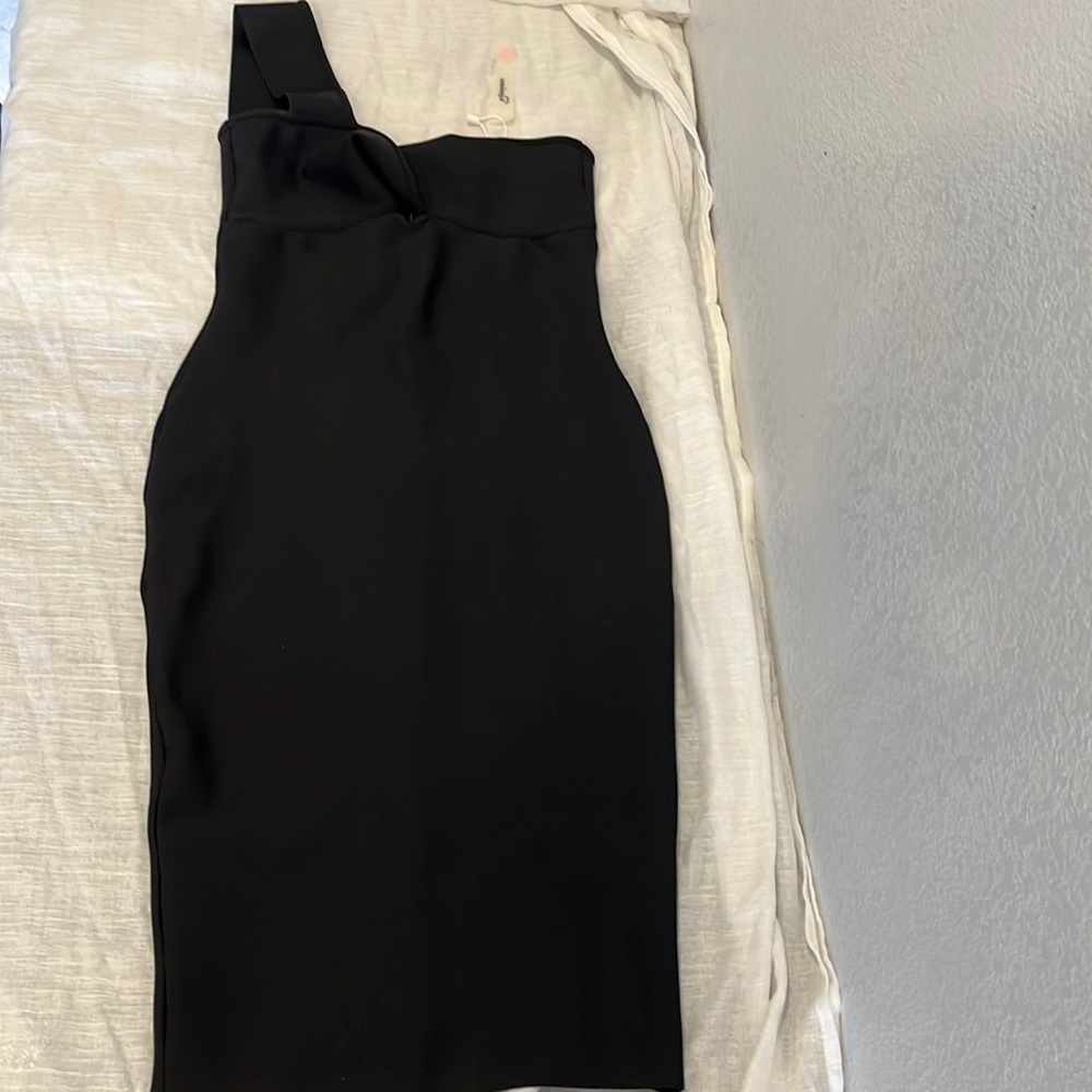 Sweetheart one shoulder bodycon midi cocktail party dress. Black